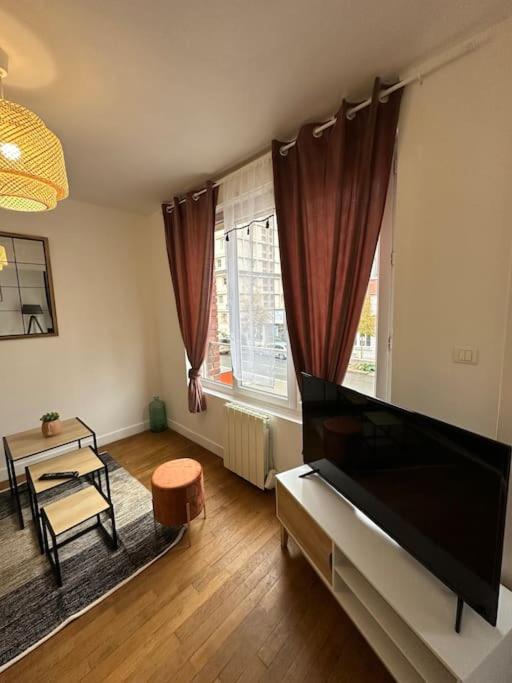 Amiens : Appartement Centre Ville Экстерьер фото
