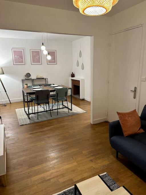 Amiens : Appartement Centre Ville Экстерьер фото