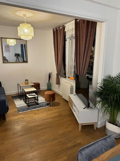 Amiens : Appartement Centre Ville Экстерьер фото